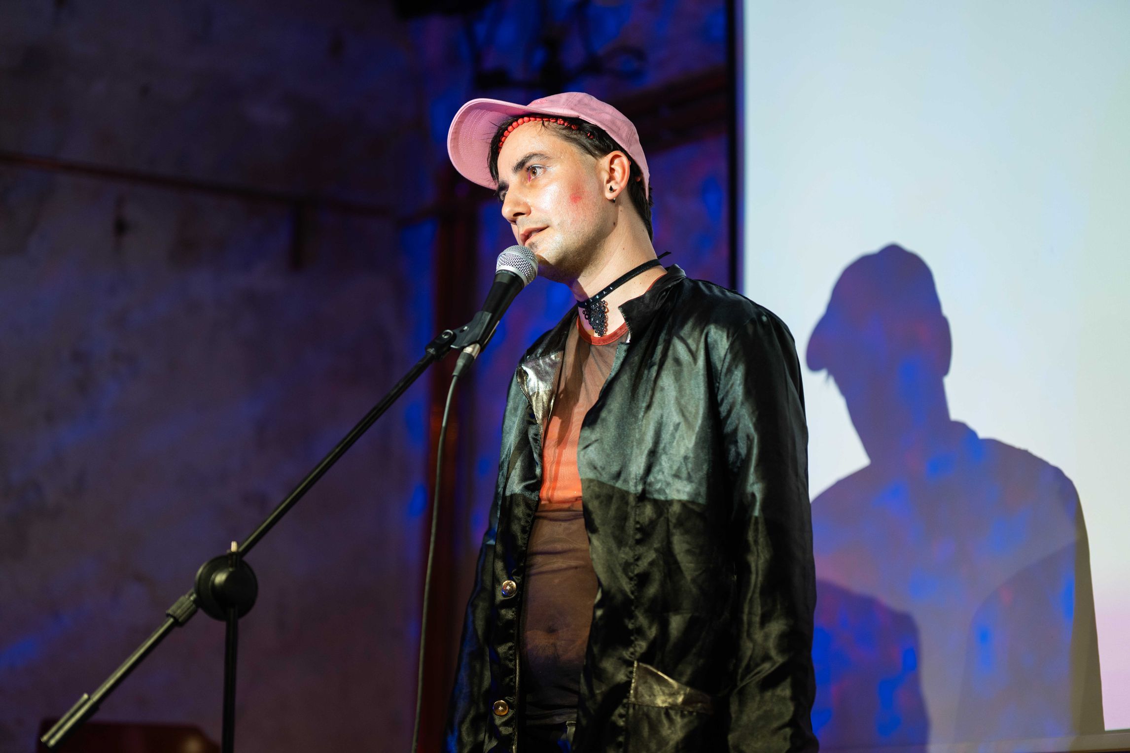 Ondřej Macl as his cabaret alter ego Damián de Luxe at the launch of the queer poetry collection “Sukces Saisóny” by Richard L. Kramár, 2025.