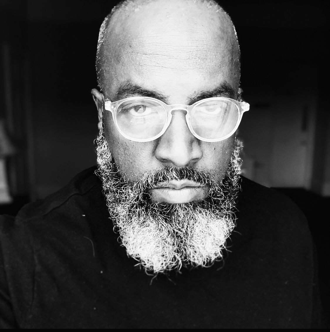 Headshot of Roger Robinson